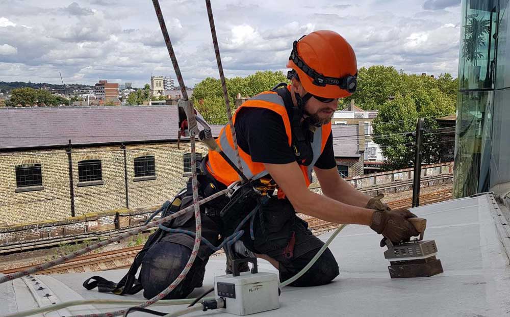 نگهداری سازه پارچه ای